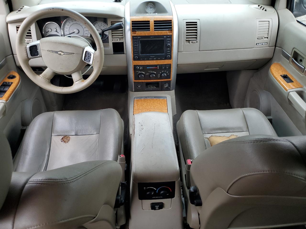 2007 Chrysler Aspen - Image 8