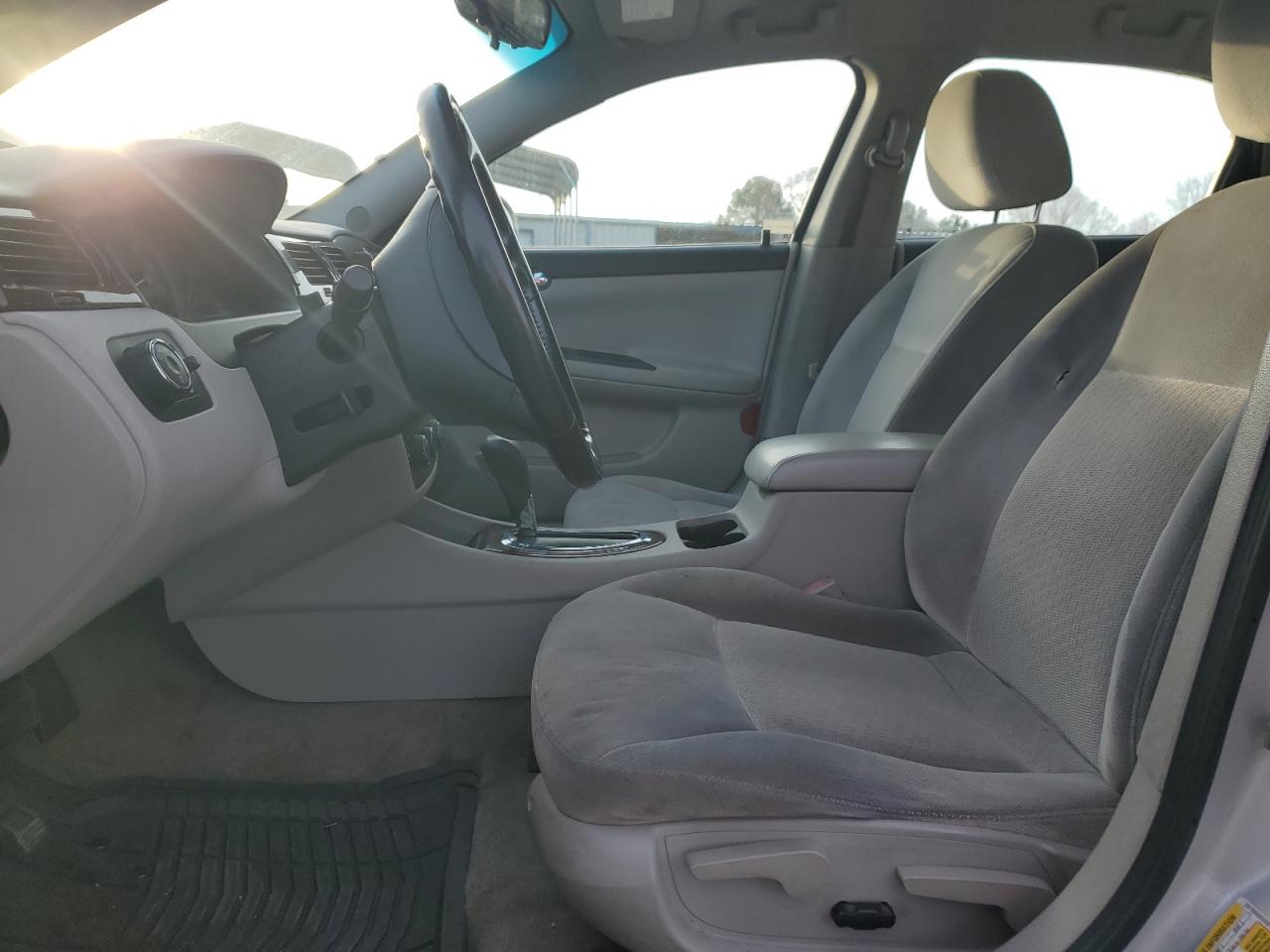 2011 Chevrolet Impala - Image 7