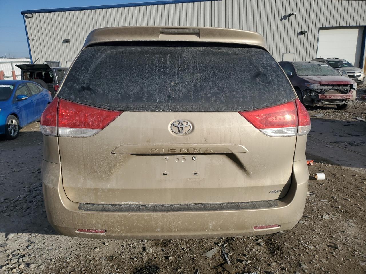 2011 Toyota Sienna - Image 6
