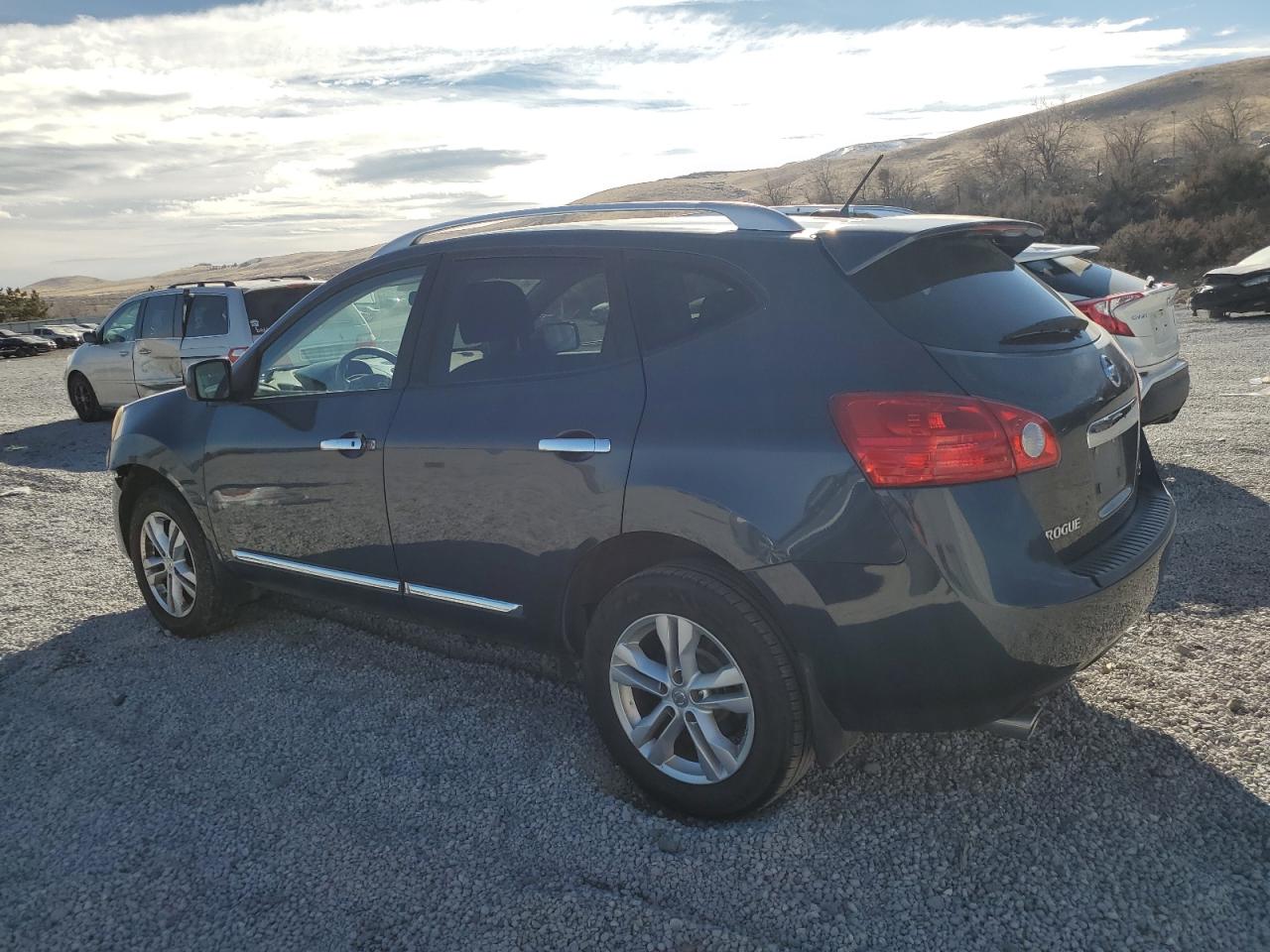 2013 Nissan Rogue - Image 2