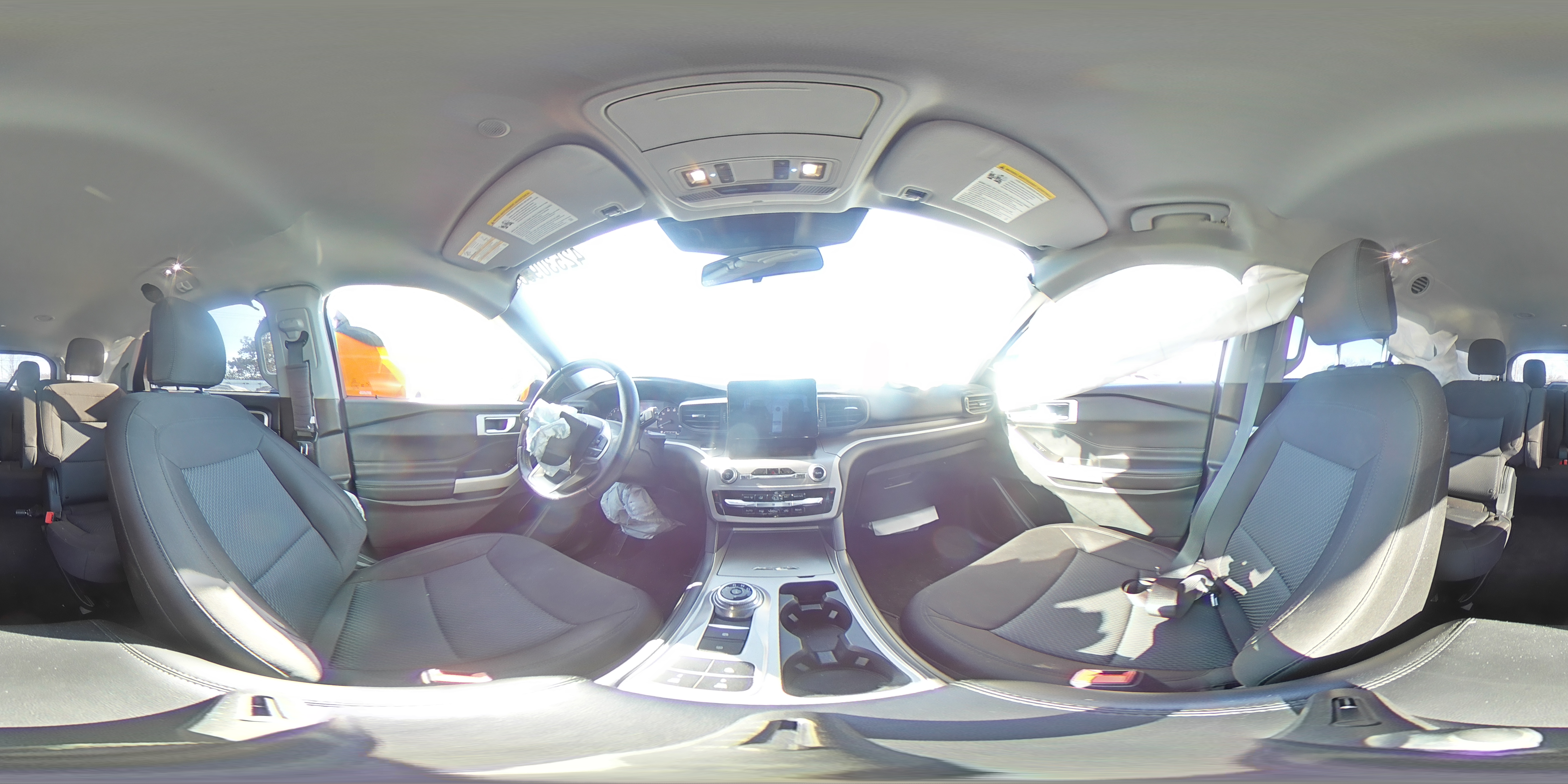 2022 Ford Explorer - Image 14