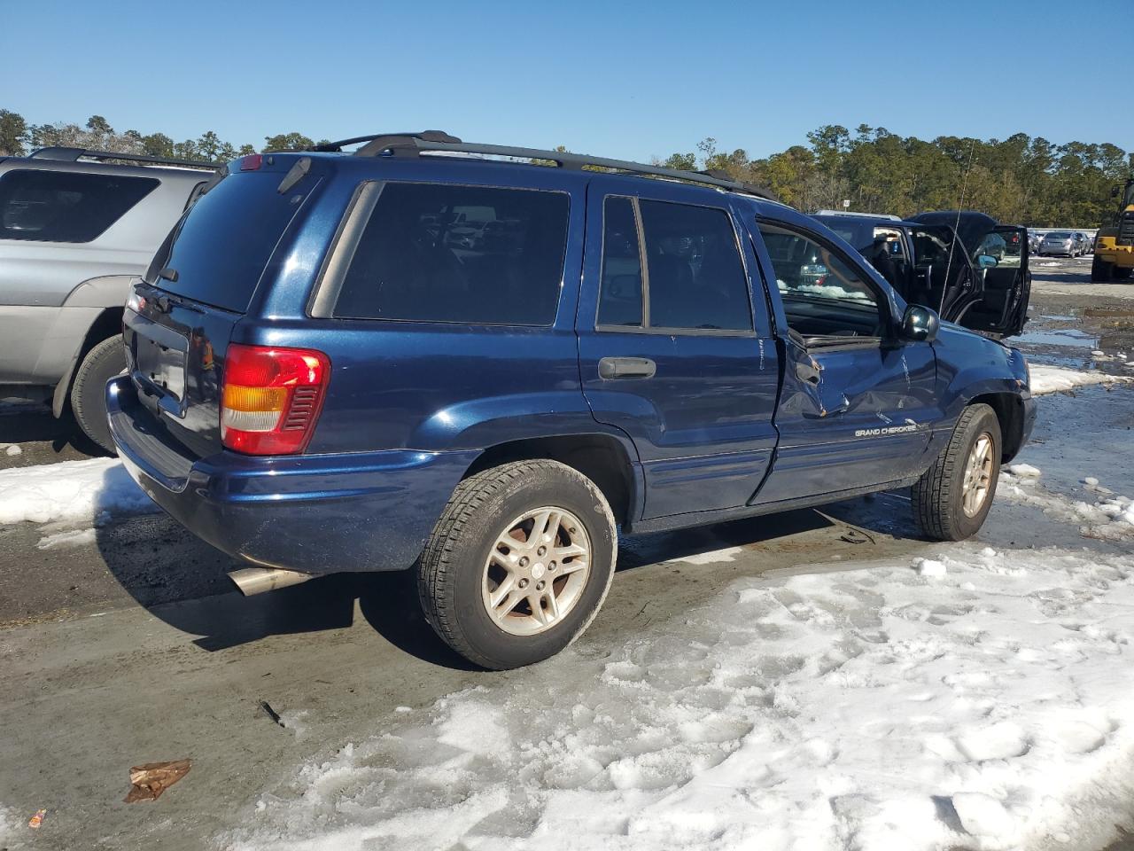 2004 Jeep Grand Cherokee - Image 3