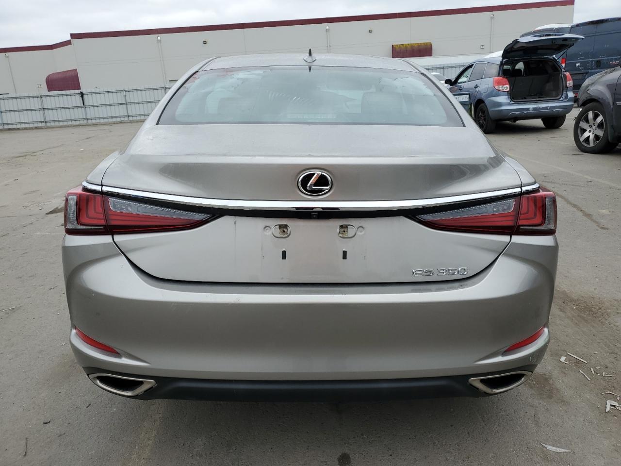 2020 Lexus ES - Image 6