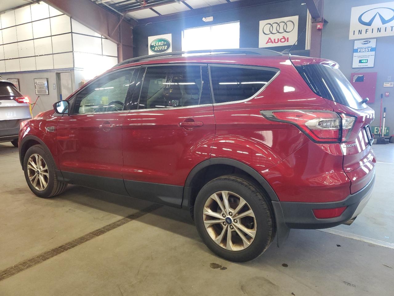 VIN 1FMCU9HD2JUC98876 2018 FORD ESCAPE no.2