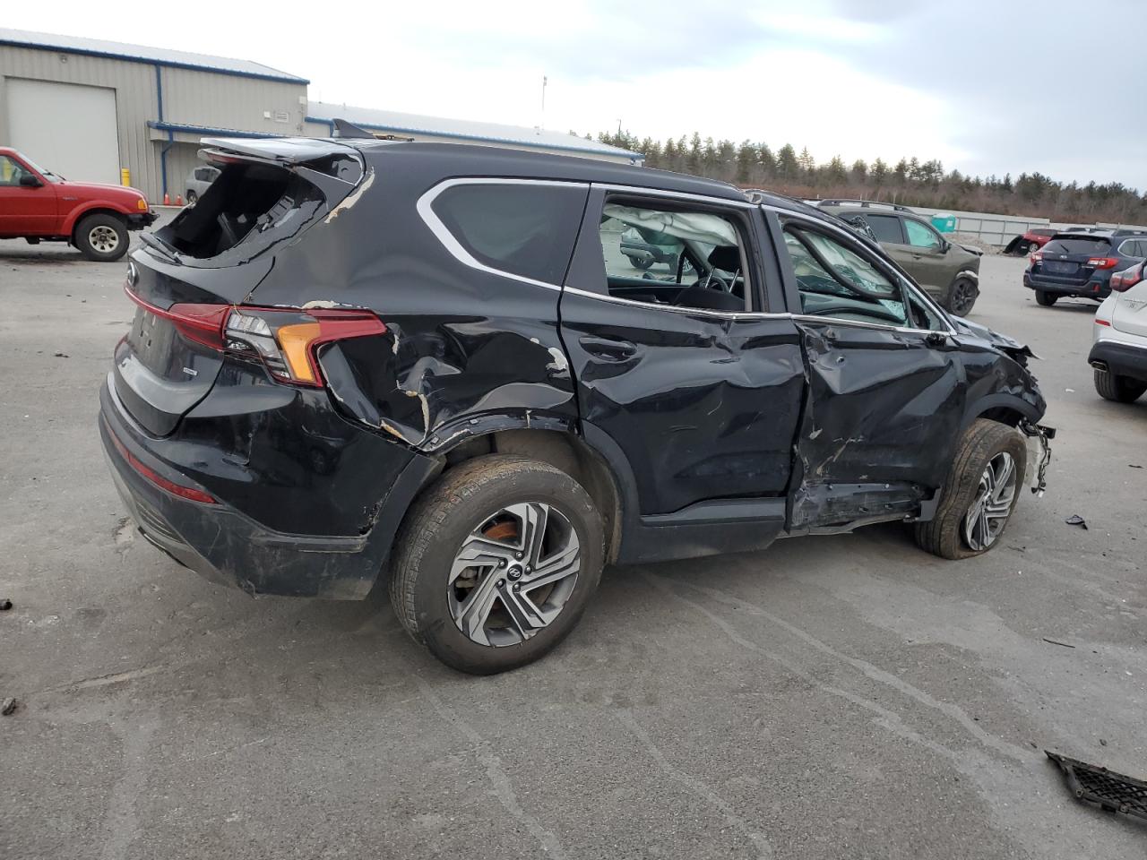 2023 Hyundai Santa Fe - Image 3