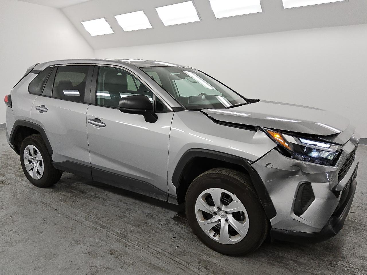 2024 Toyota RAV 4 - Image 4