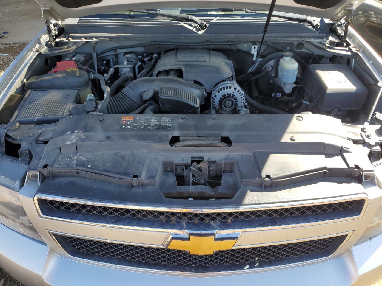 2012 Chevrolet Suburban - Image 12
