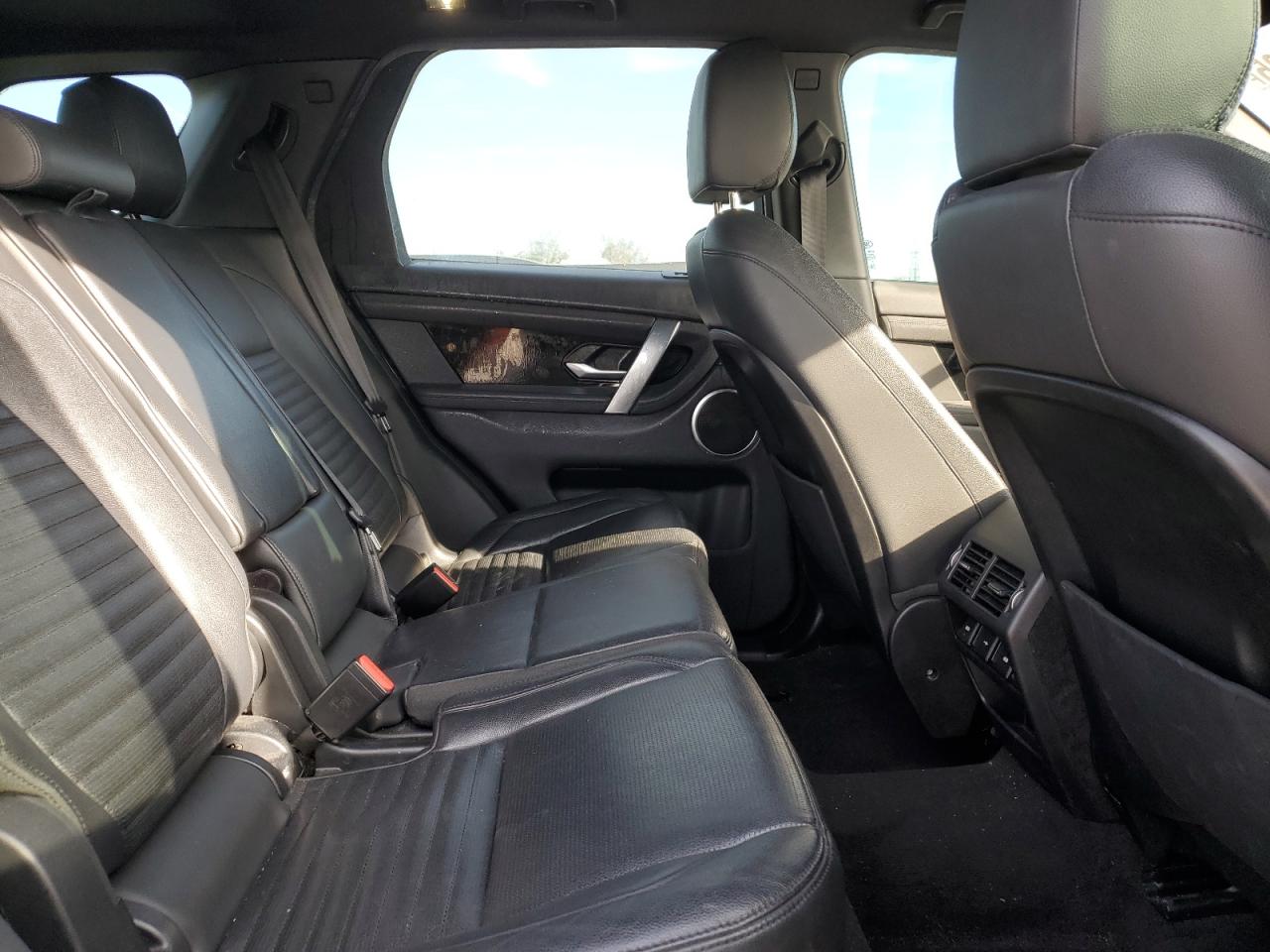 2020 Land Rover Discovery - Image 11