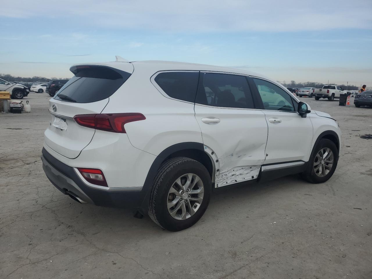 2020 Hyundai Santa Fe - Image 3