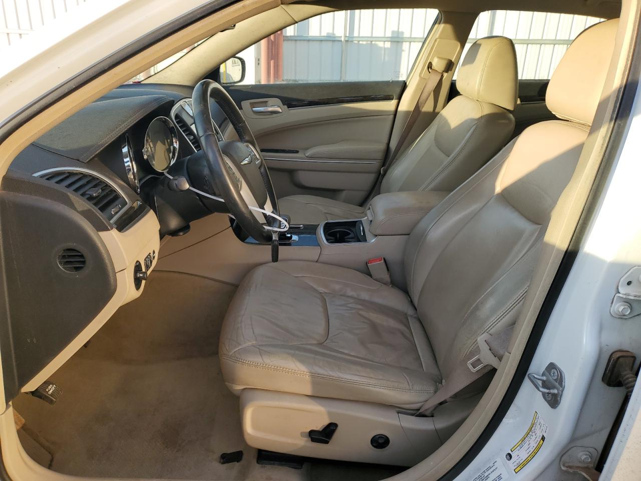 2014 Chrysler 300 - Image 7