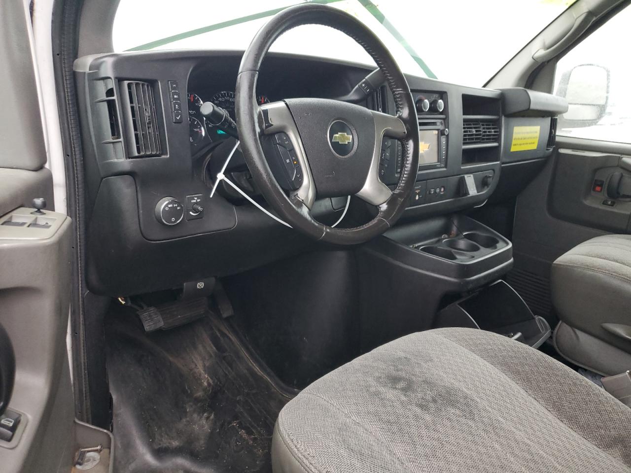 2015 Chevrolet Express - Image 8