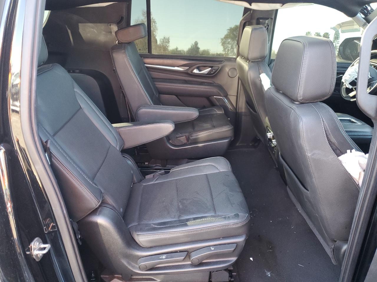 2021 GMC Yukon - Image 11