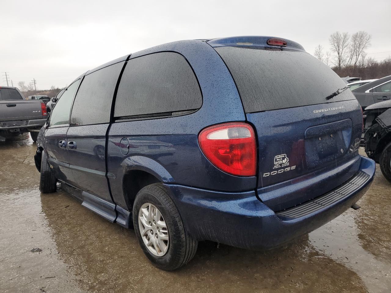 2002 Dodge Caravan - Image 2