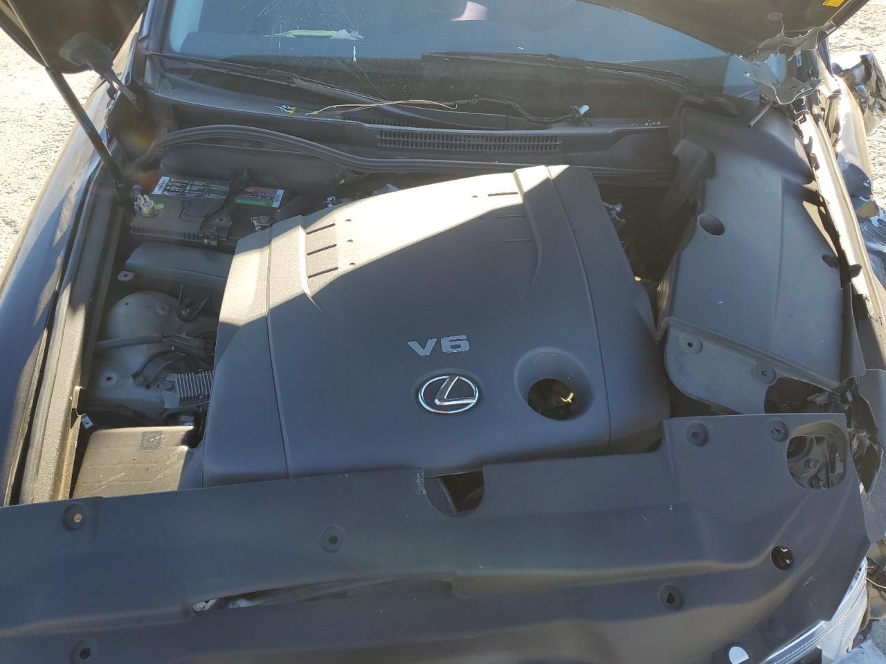 2010 Lexus IS - Image 11