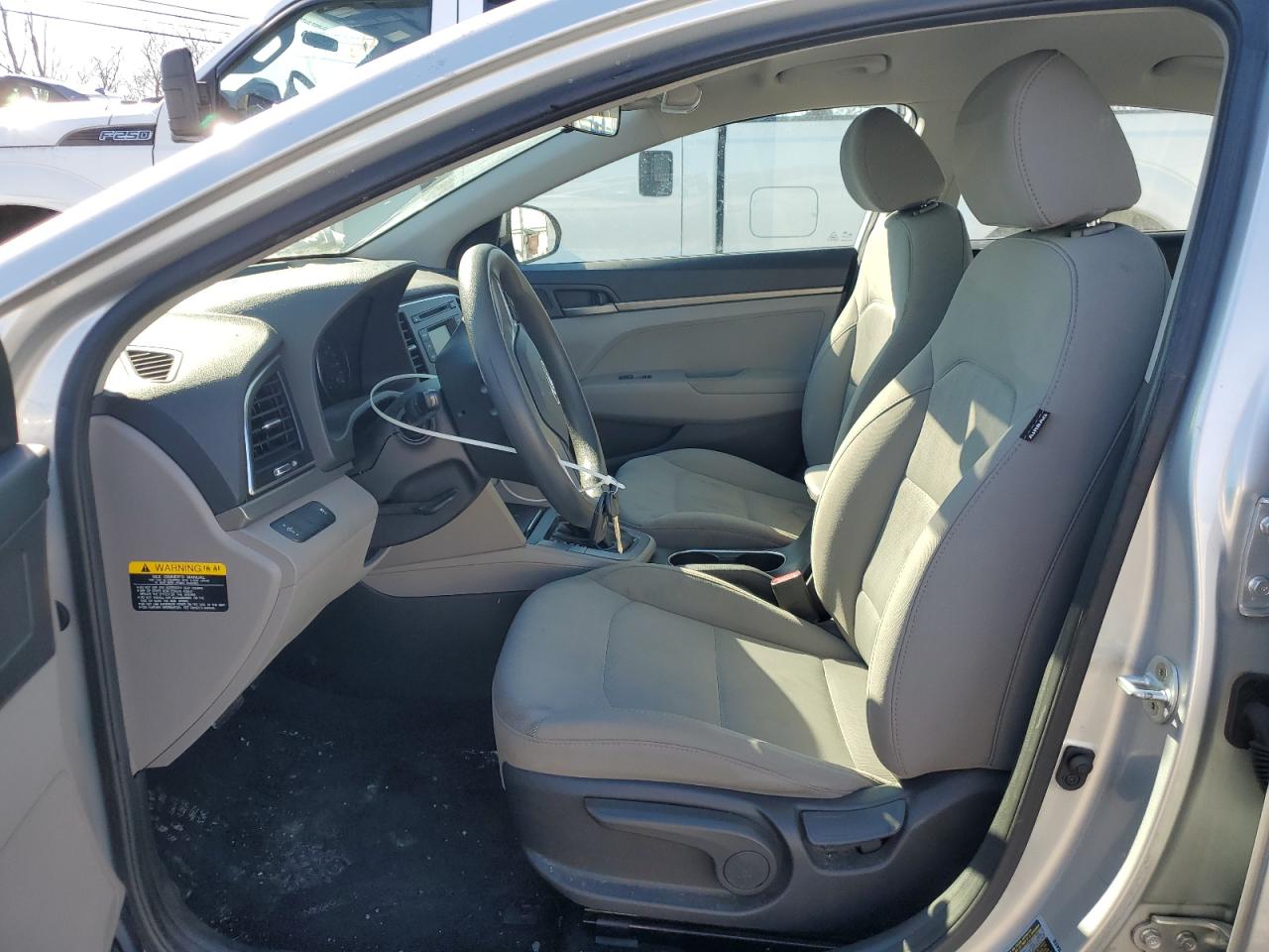 2017 Hyundai Elantra - Image 7