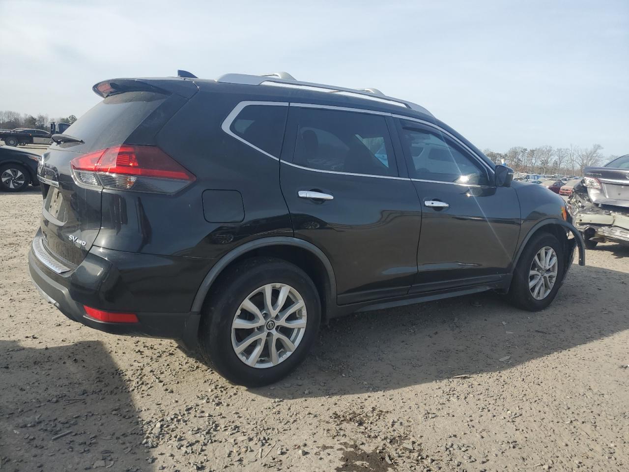2018 Nissan Rogue - Image 3