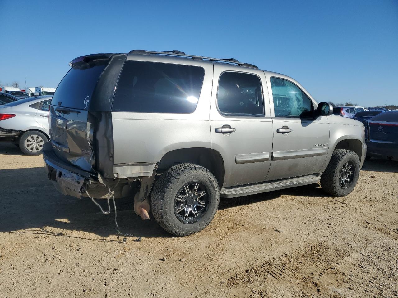 2007 GMC Yukon - Image 3