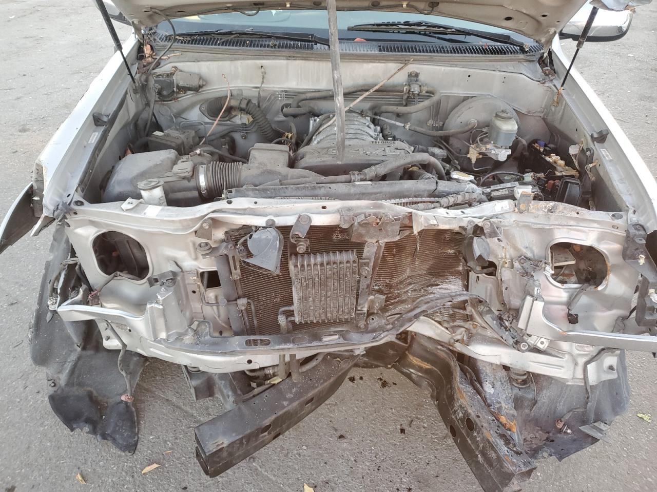 2004 Toyota Tundra - Image 11