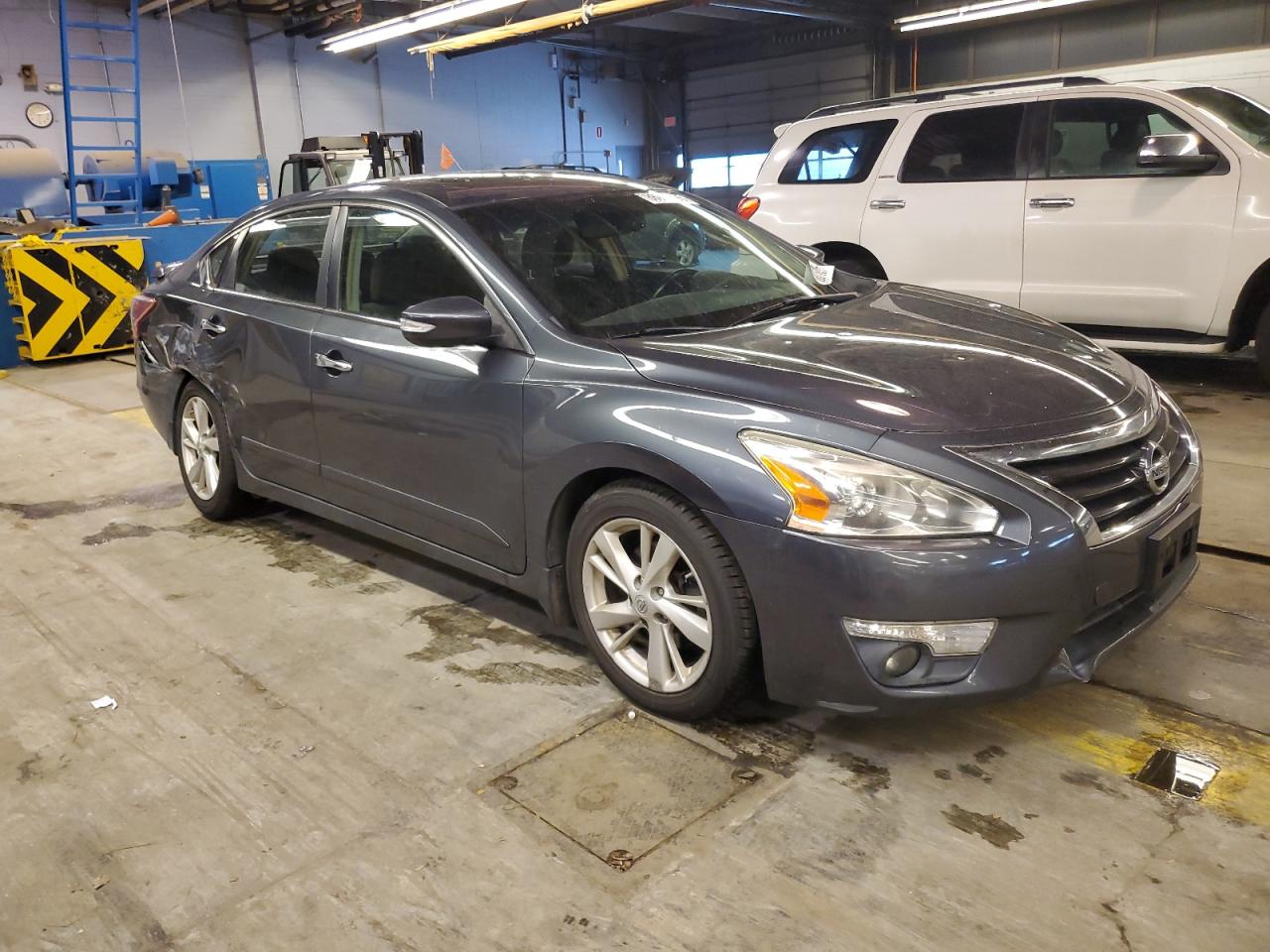 2013 Nissan Altima - Image 4