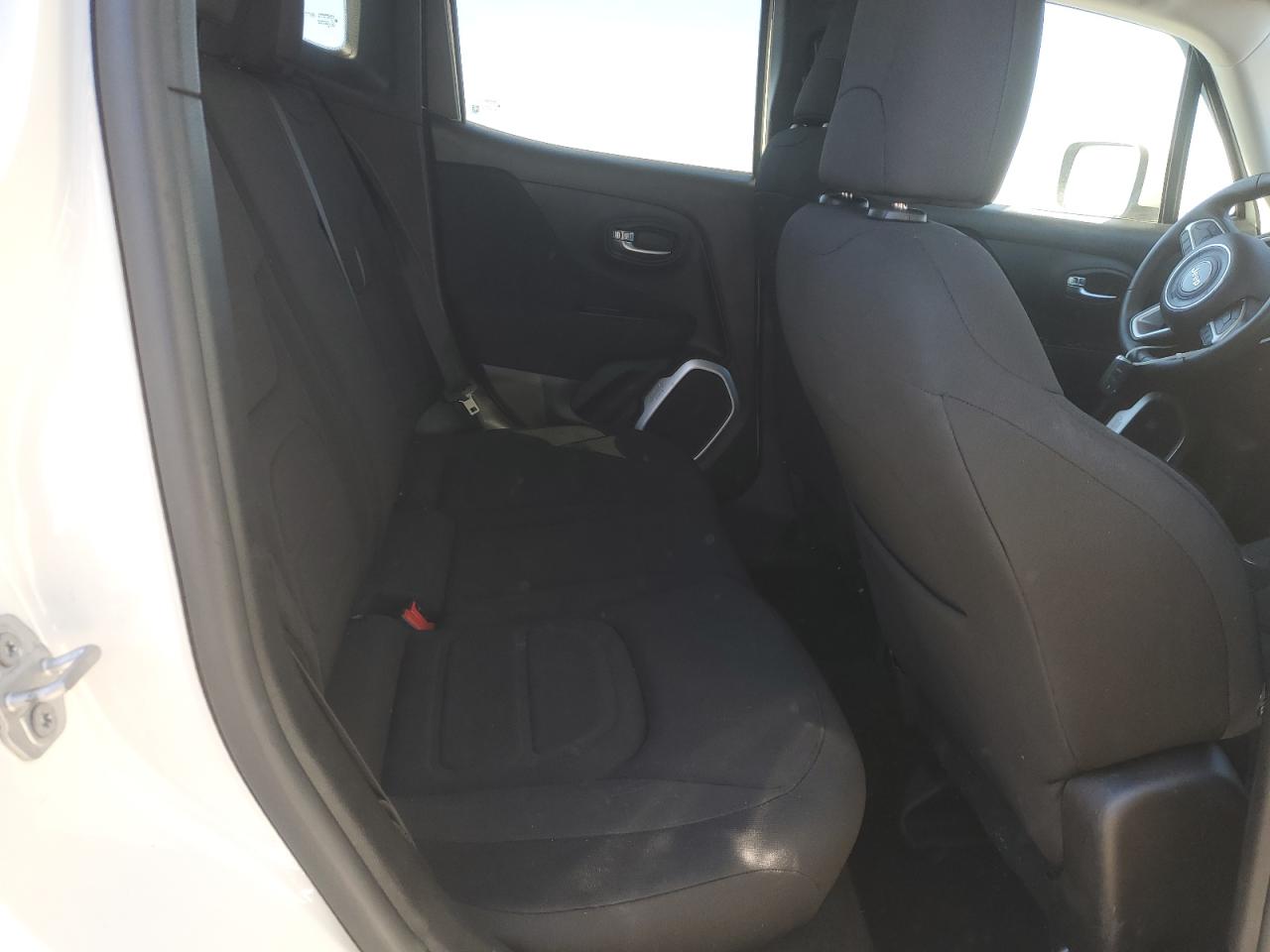 2018 Jeep Renegade - Image 11