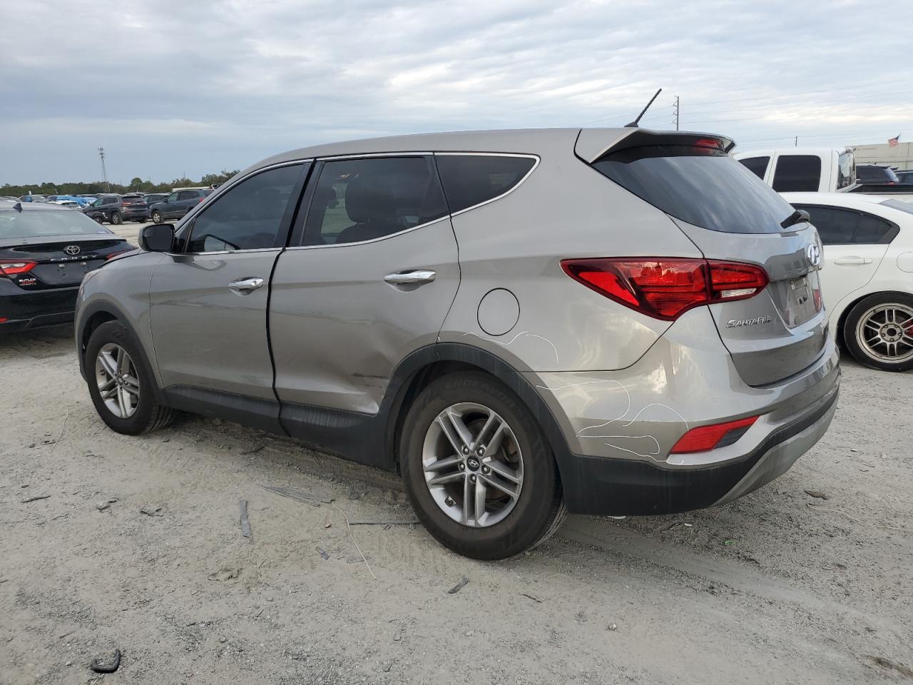2018 Hyundai Santa Fe - Image 2