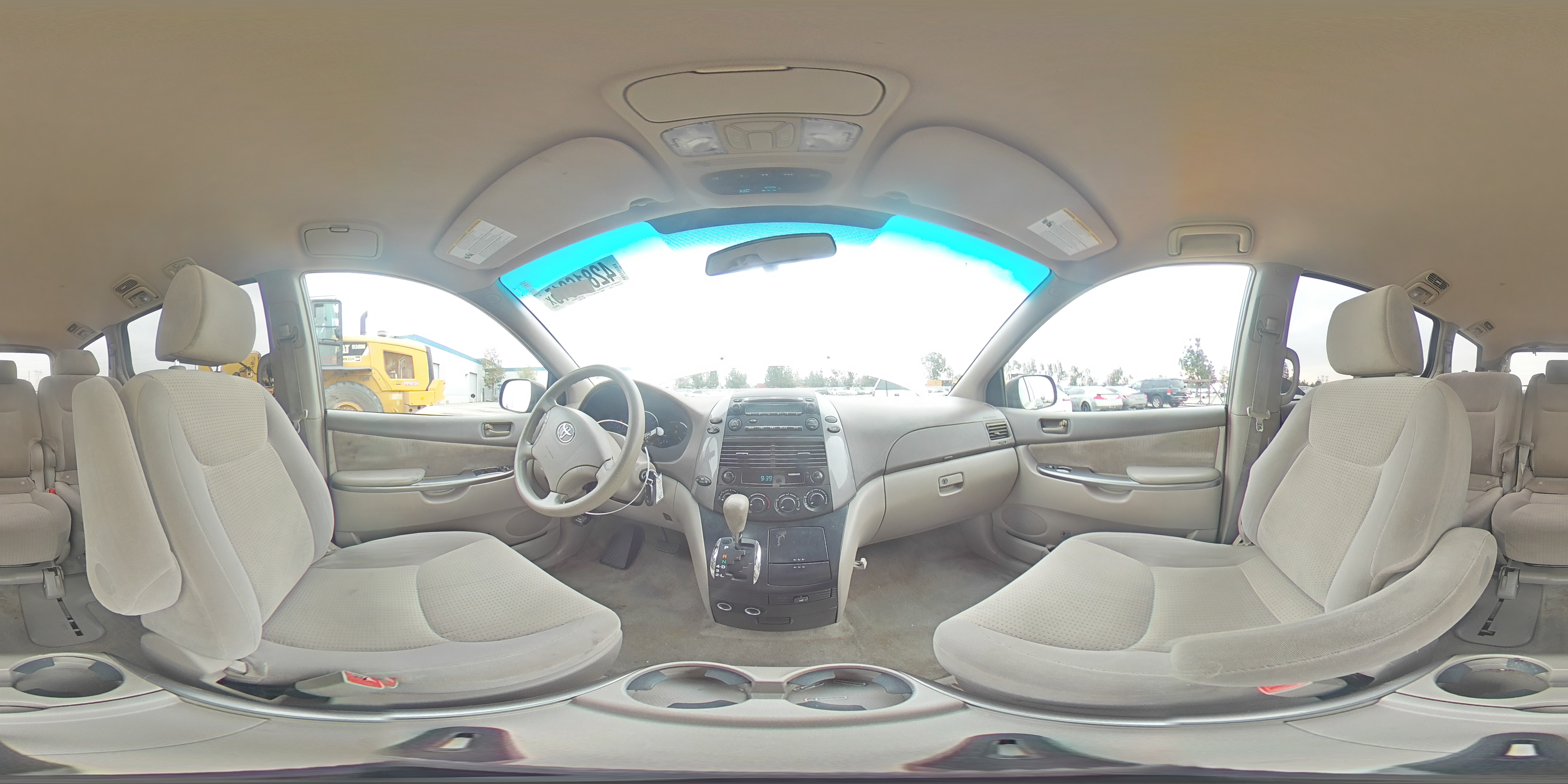2010 Toyota Sienna - Image 13