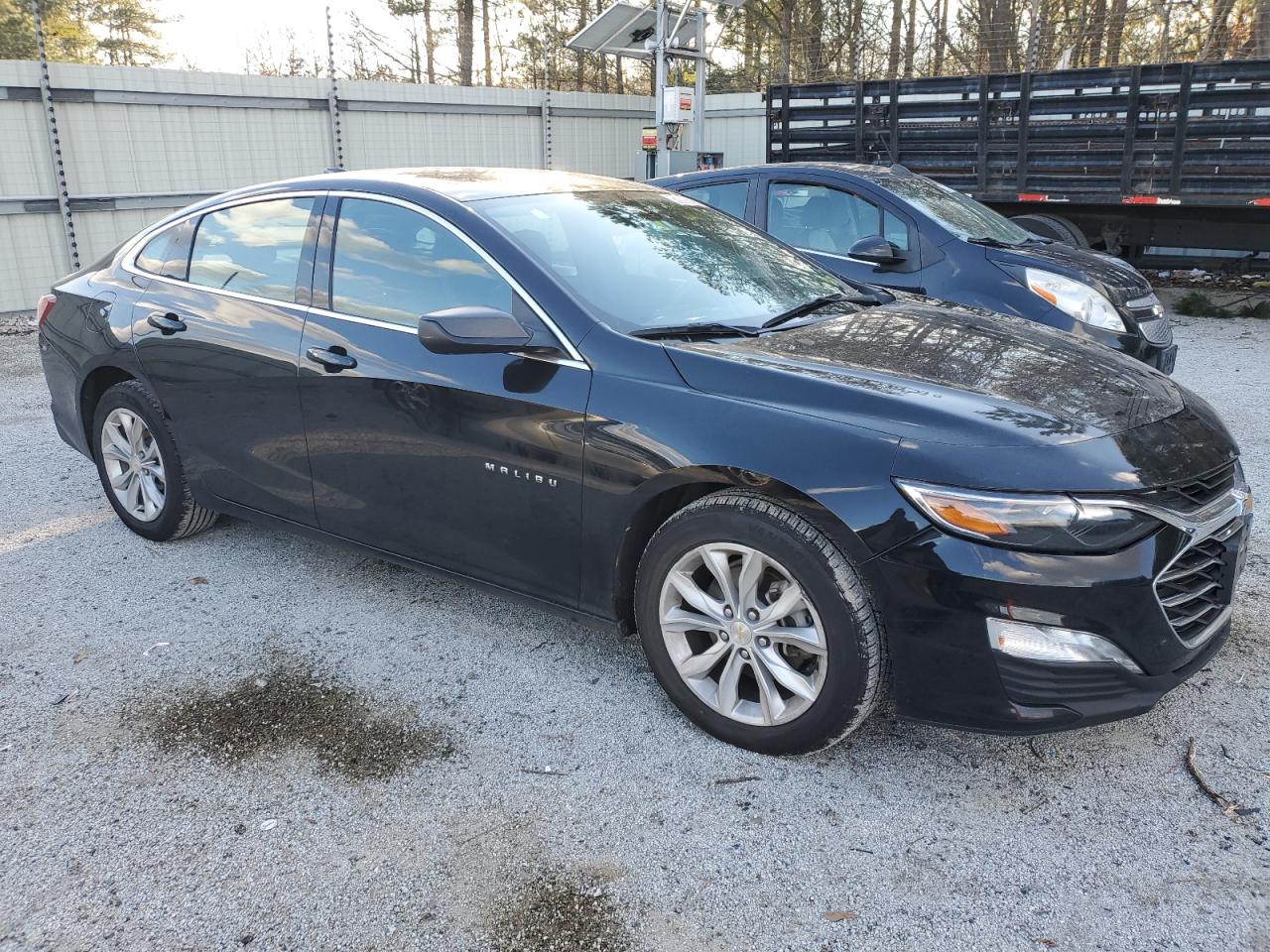 2022 Chevrolet Malibu - Image 4