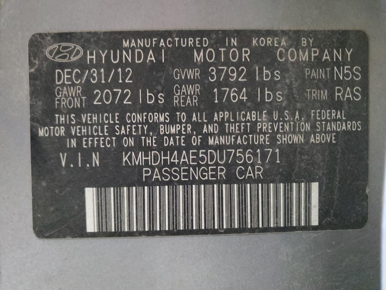 2013 Hyundai Elantra - Image 12