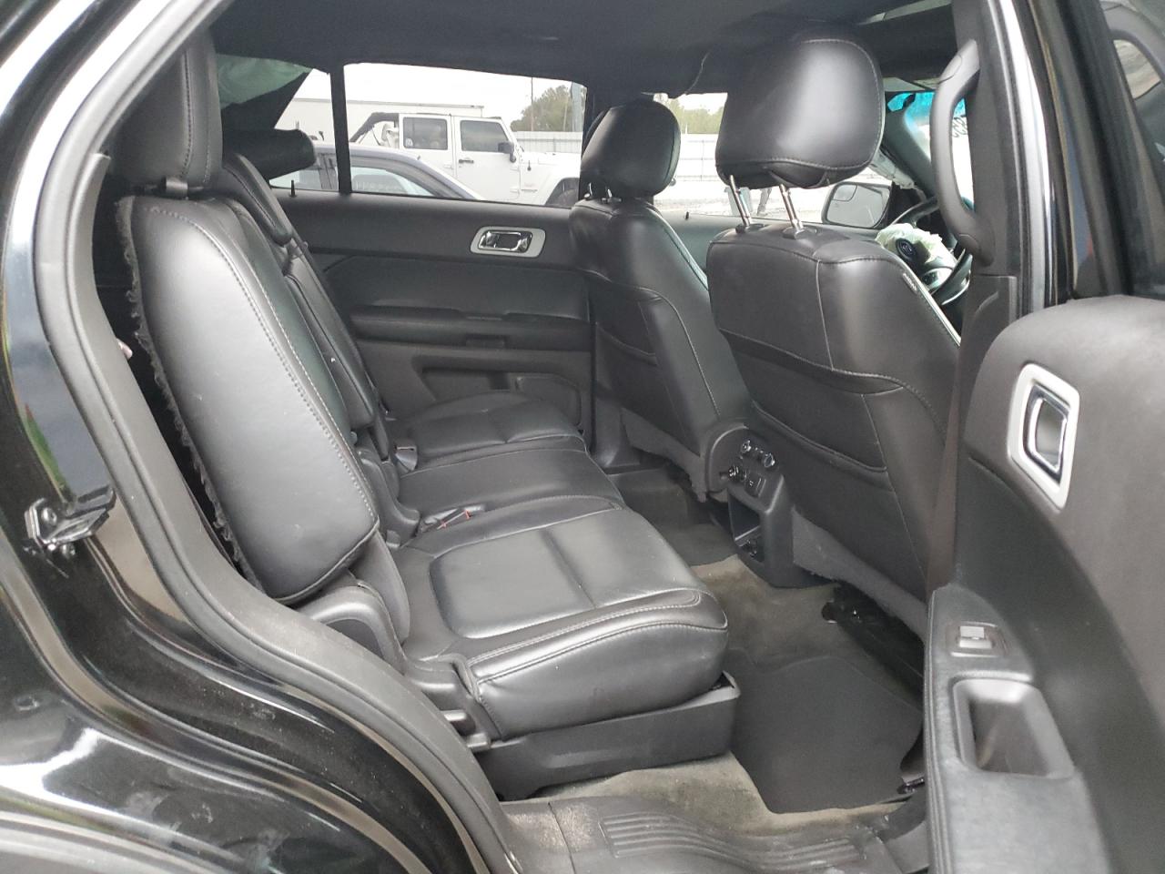 2014 Ford Explorer - Image 11