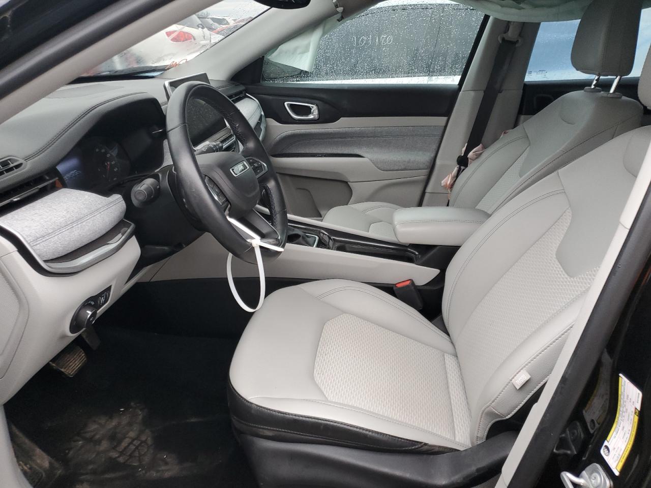 2022 Jeep Compass - Image 7