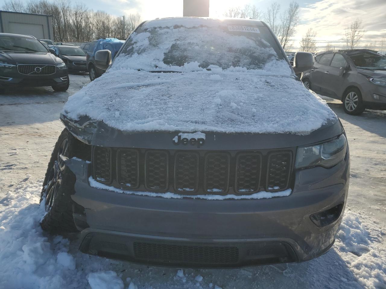 2017 Jeep Grand Cherokee - Image 5