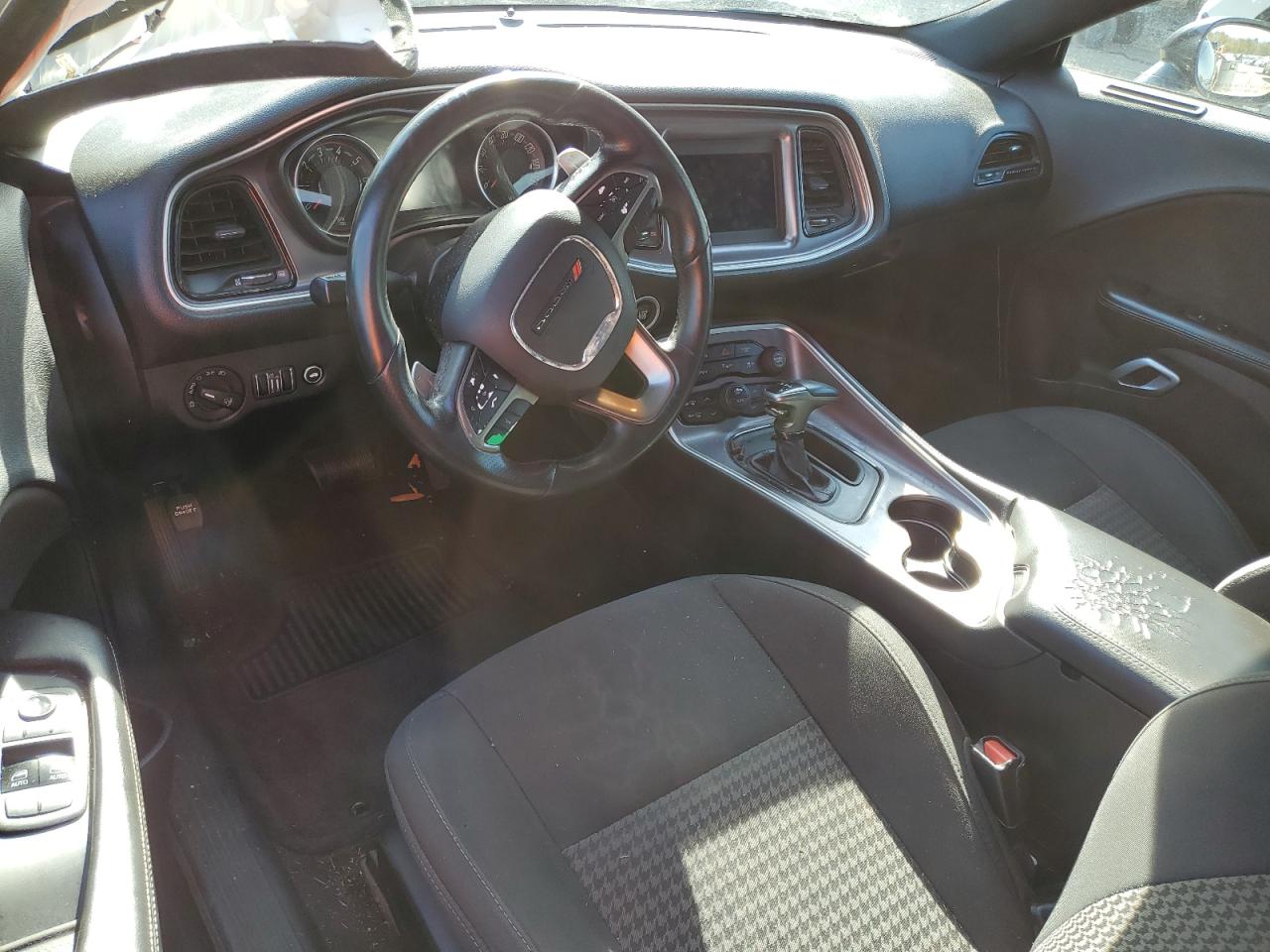 2019 Dodge Challenger - Image 8