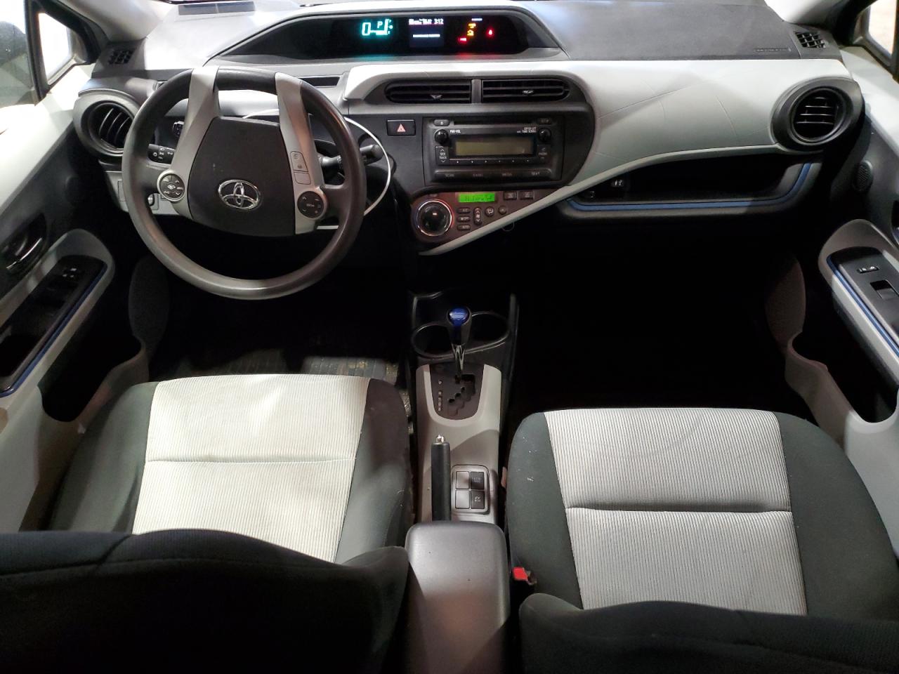 2012 Toyota Prius - Image 8