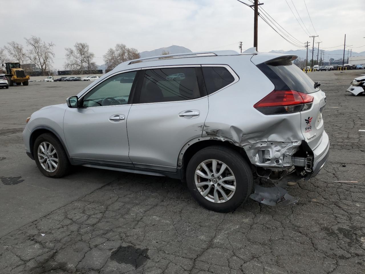 2018 Nissan Rogue - Image 2