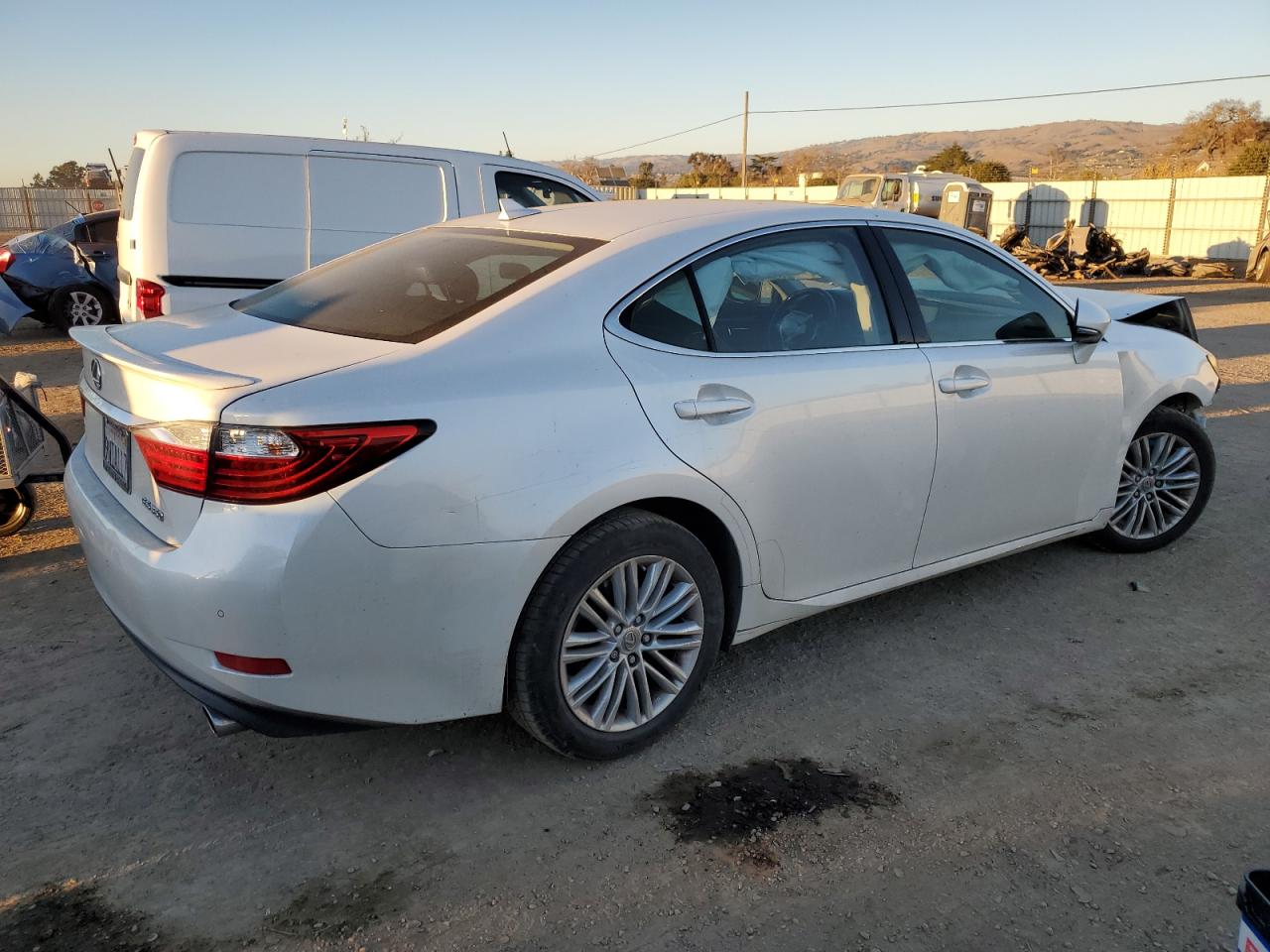 2014 Lexus ES - Image 3