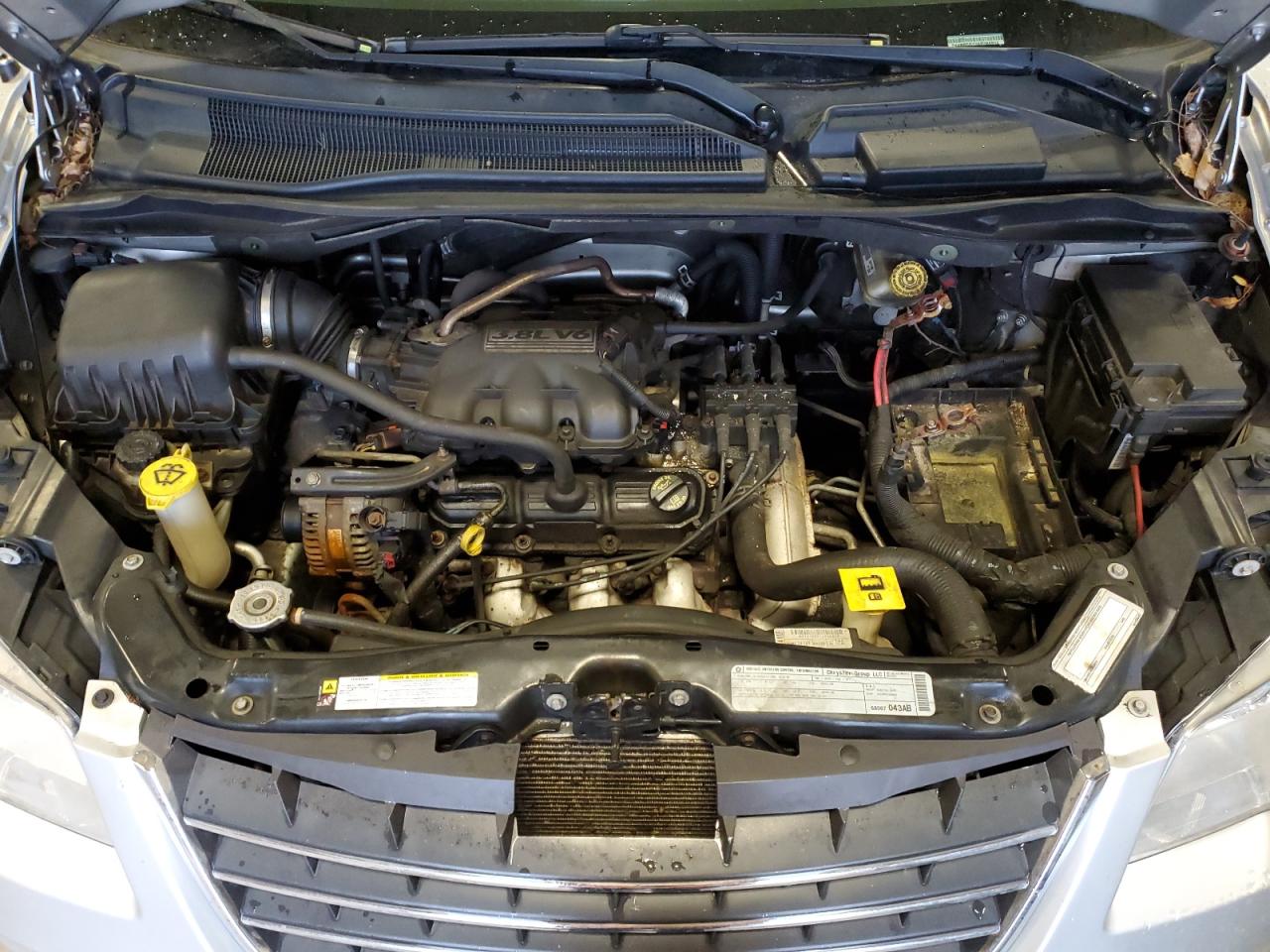 2010 Chrysler Town & Country - Image 12