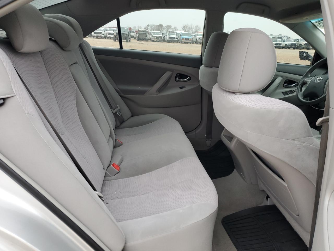 2011 Toyota Camry - Image 10