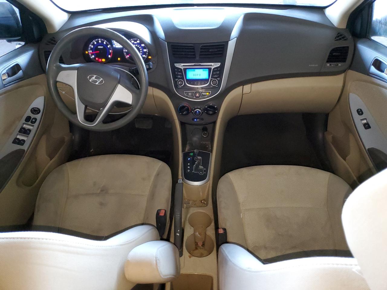 2013 Hyundai Accent - Image 8