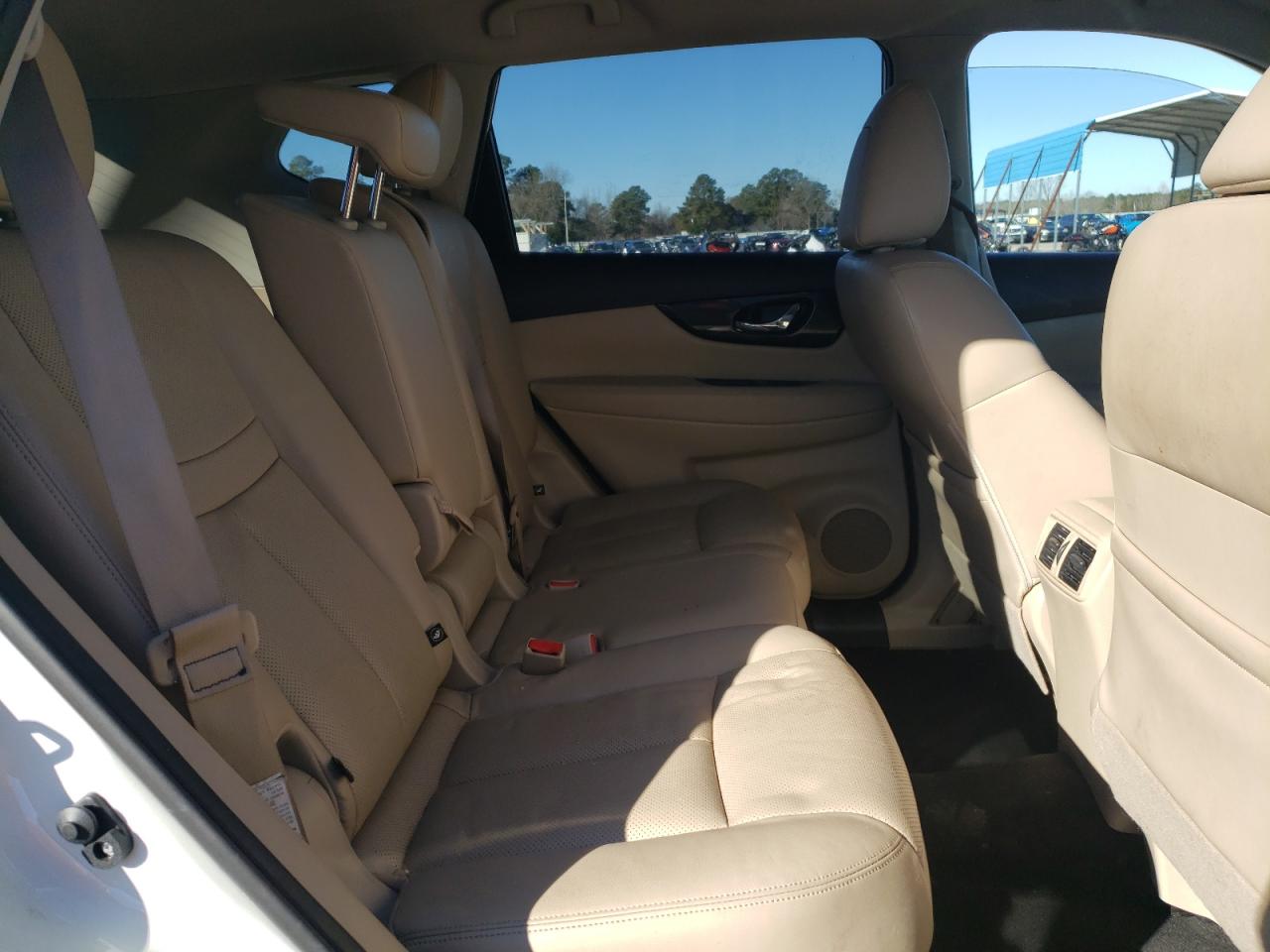 2017 Nissan Rogue - Image 11