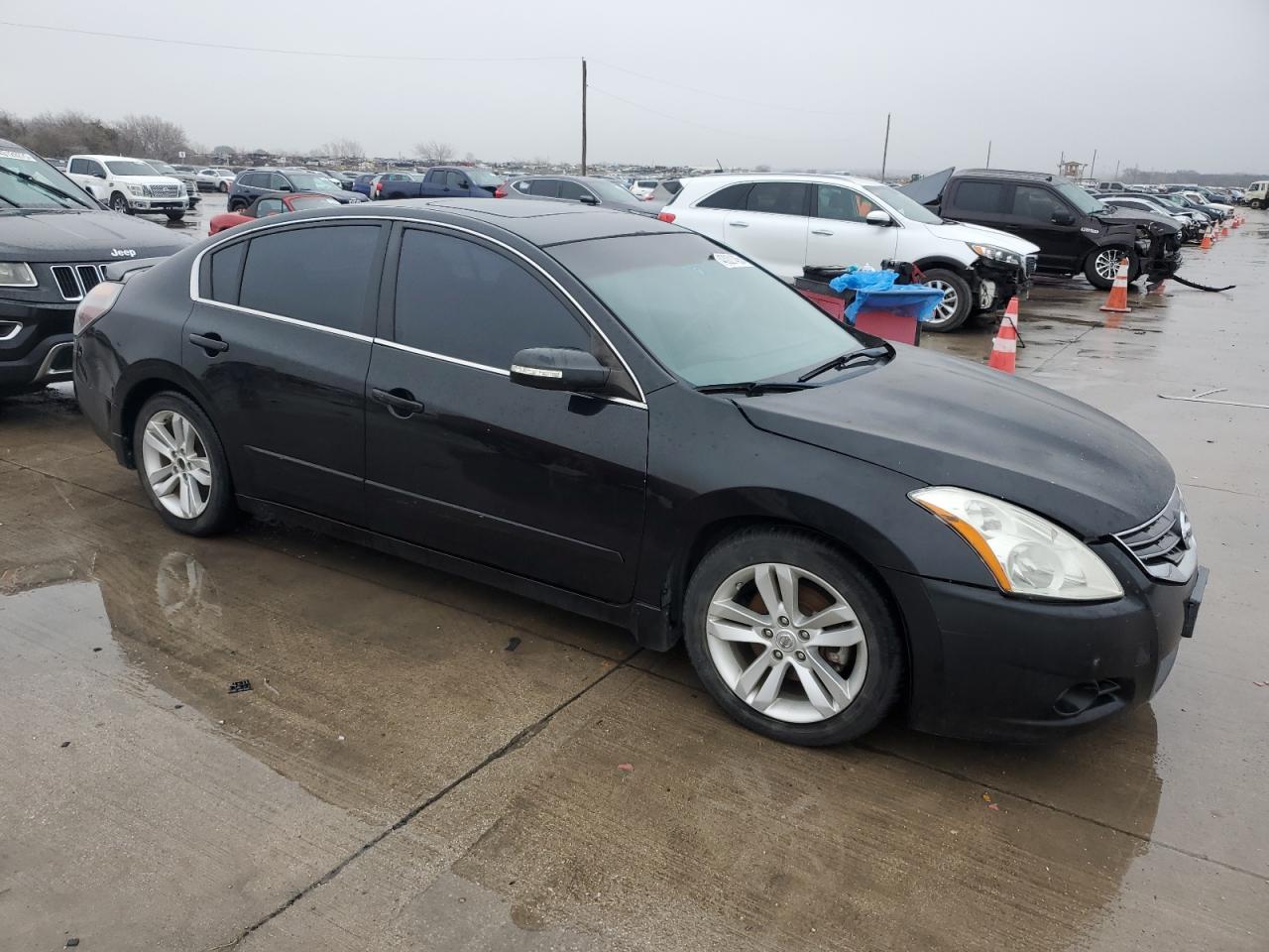 2011 Nissan Altima - Image 4