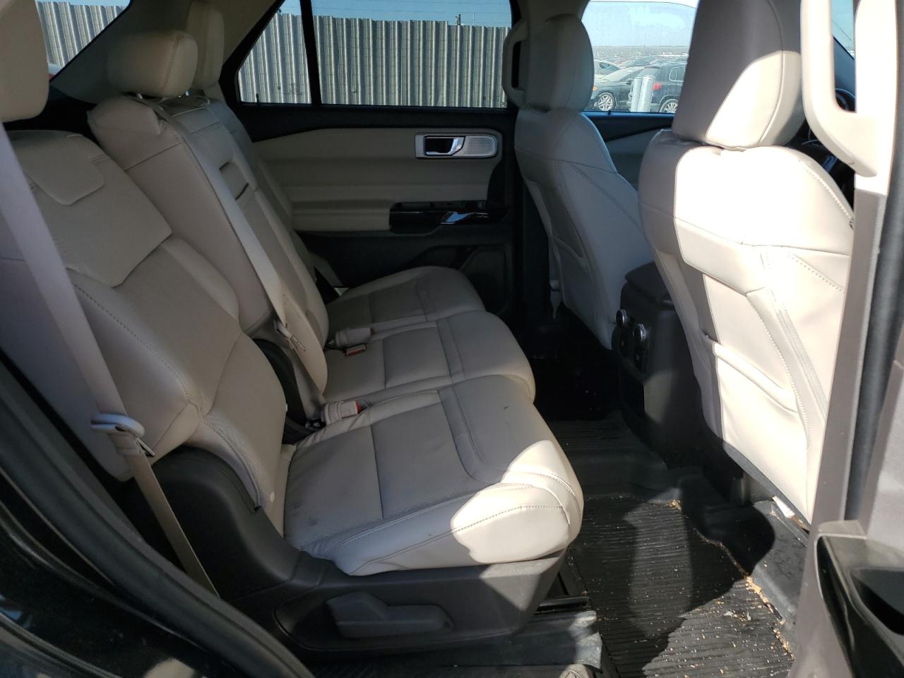 2021 Ford Explorer - Image 11