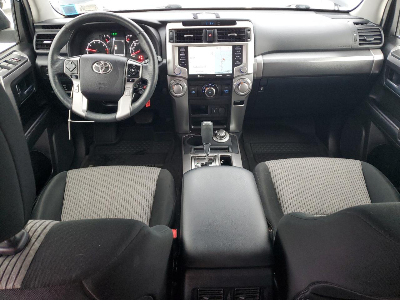 2020 Toyota 4Runner - Image 8