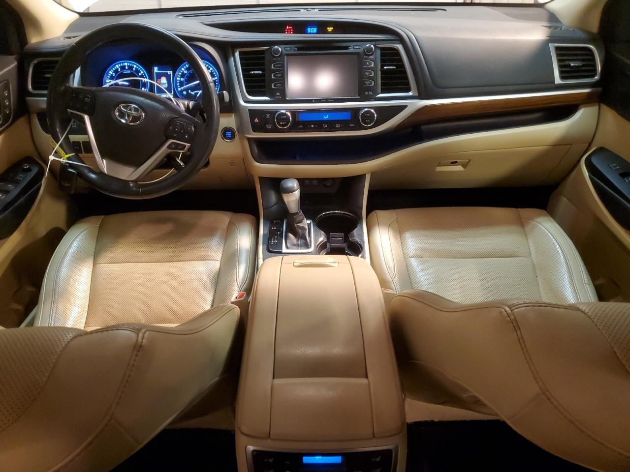 2017 Toyota Highlander - Image 8