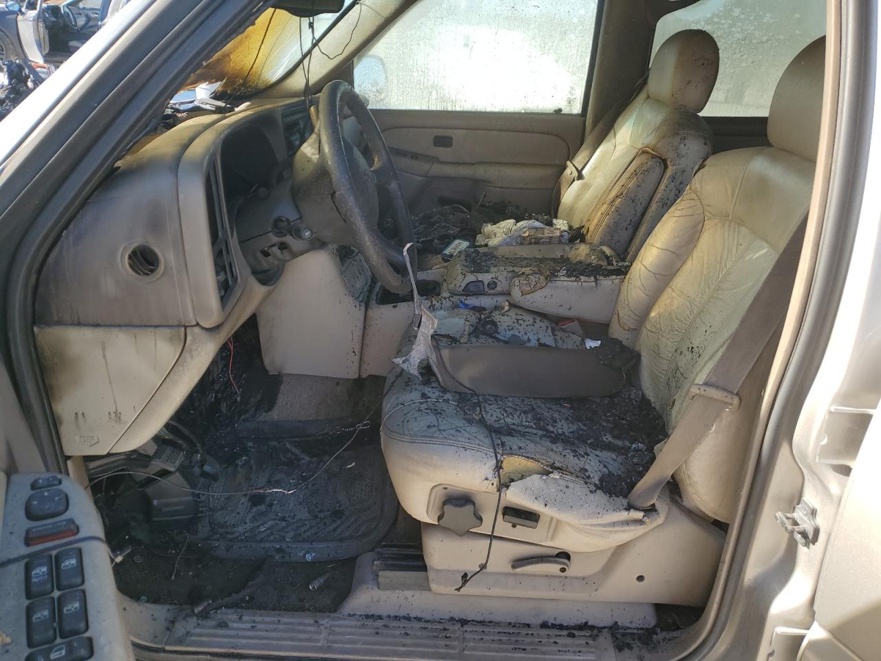 2002 Chevrolet Suburban - Image 7