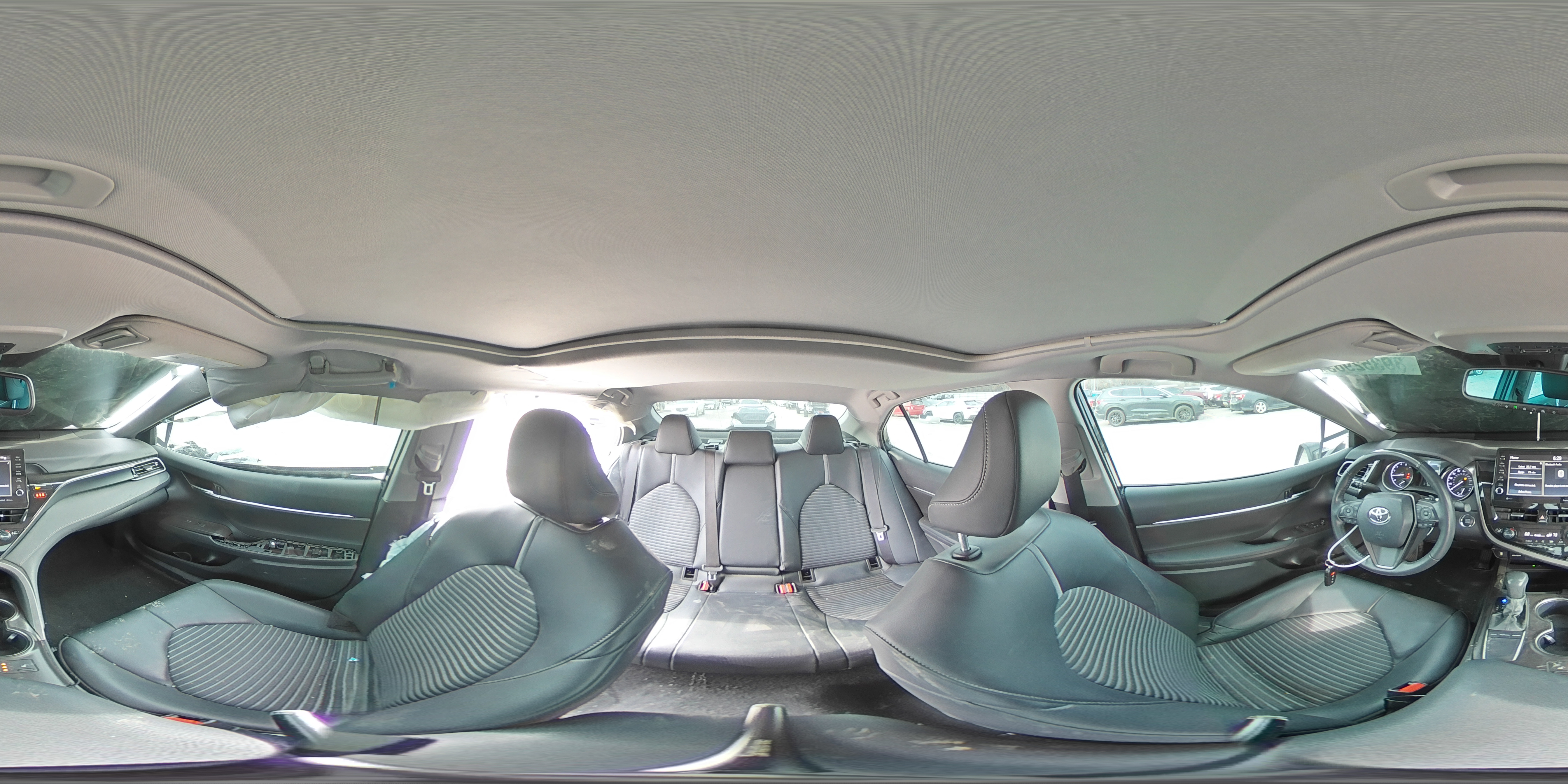 2022 Toyota Camry - Image 12