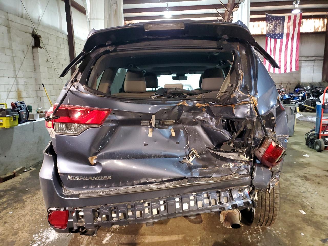 2019 Toyota Highlander - Image 6