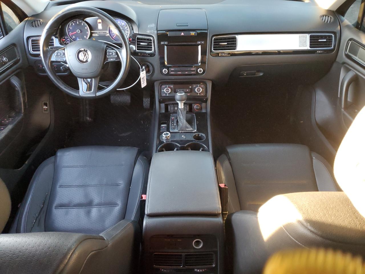 2014 Volkswagen Touareg - Image 8