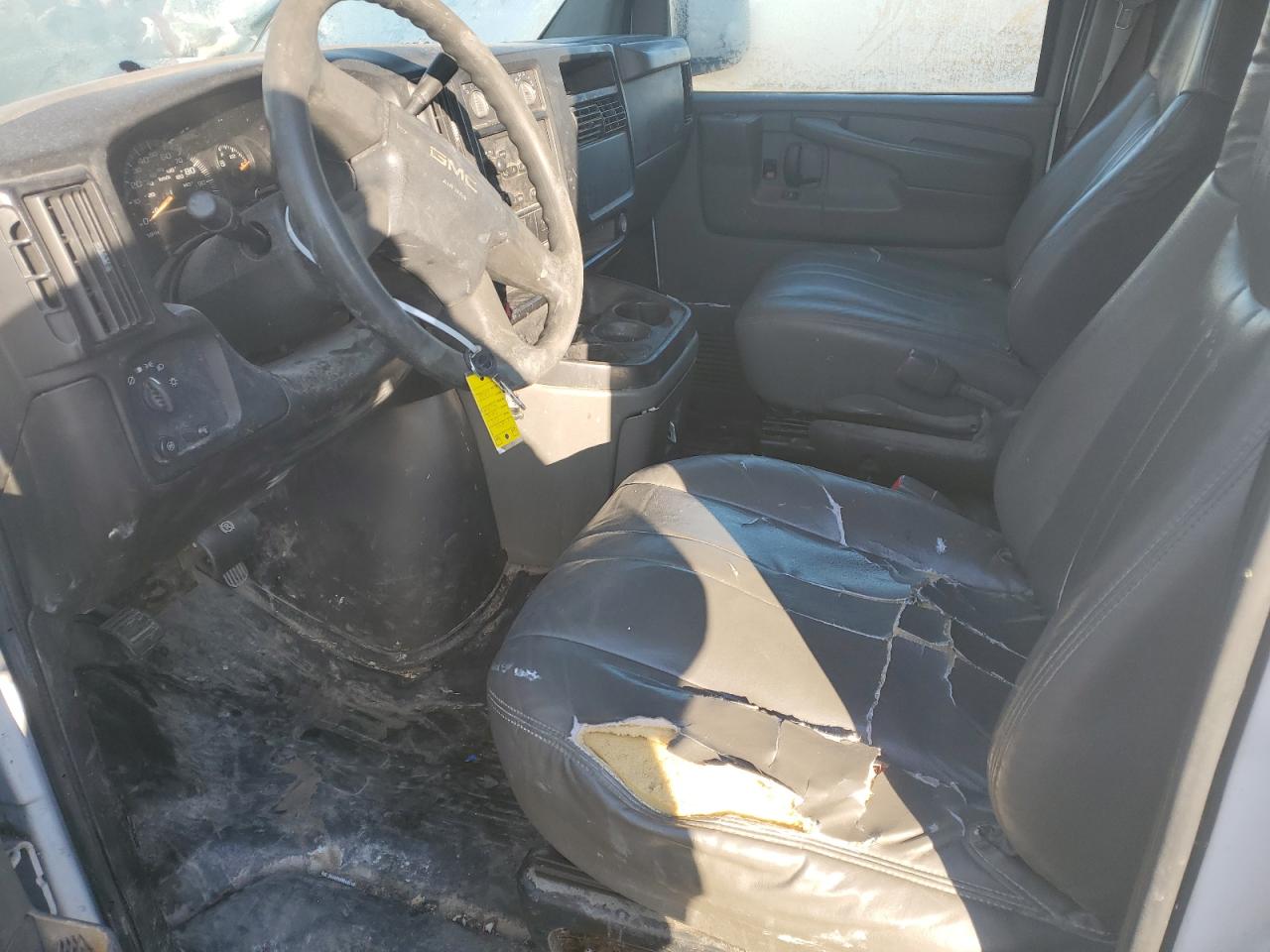 2007 GMC Savana - Image 7