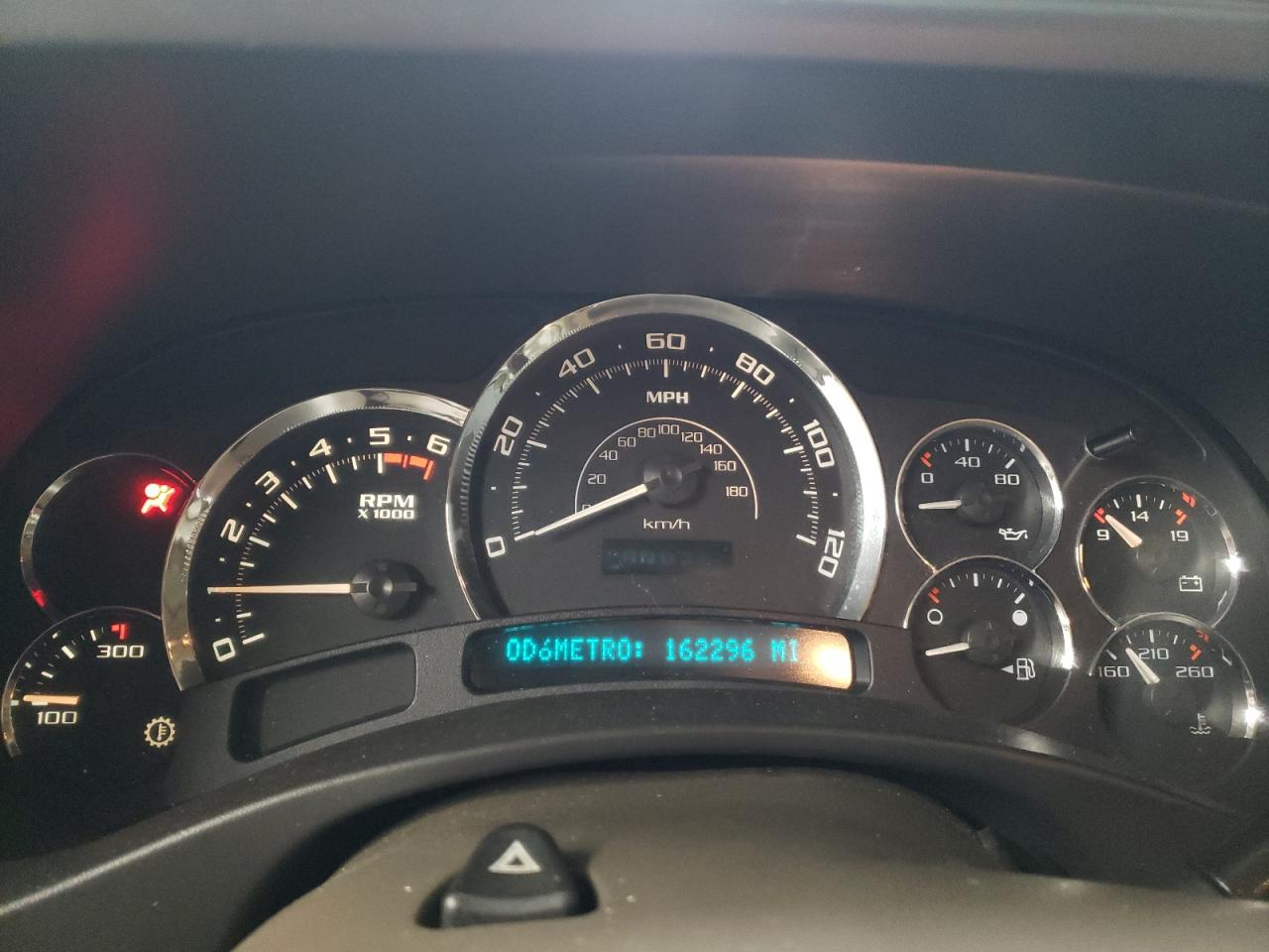 2005 Cadillac Escalade - Image 9