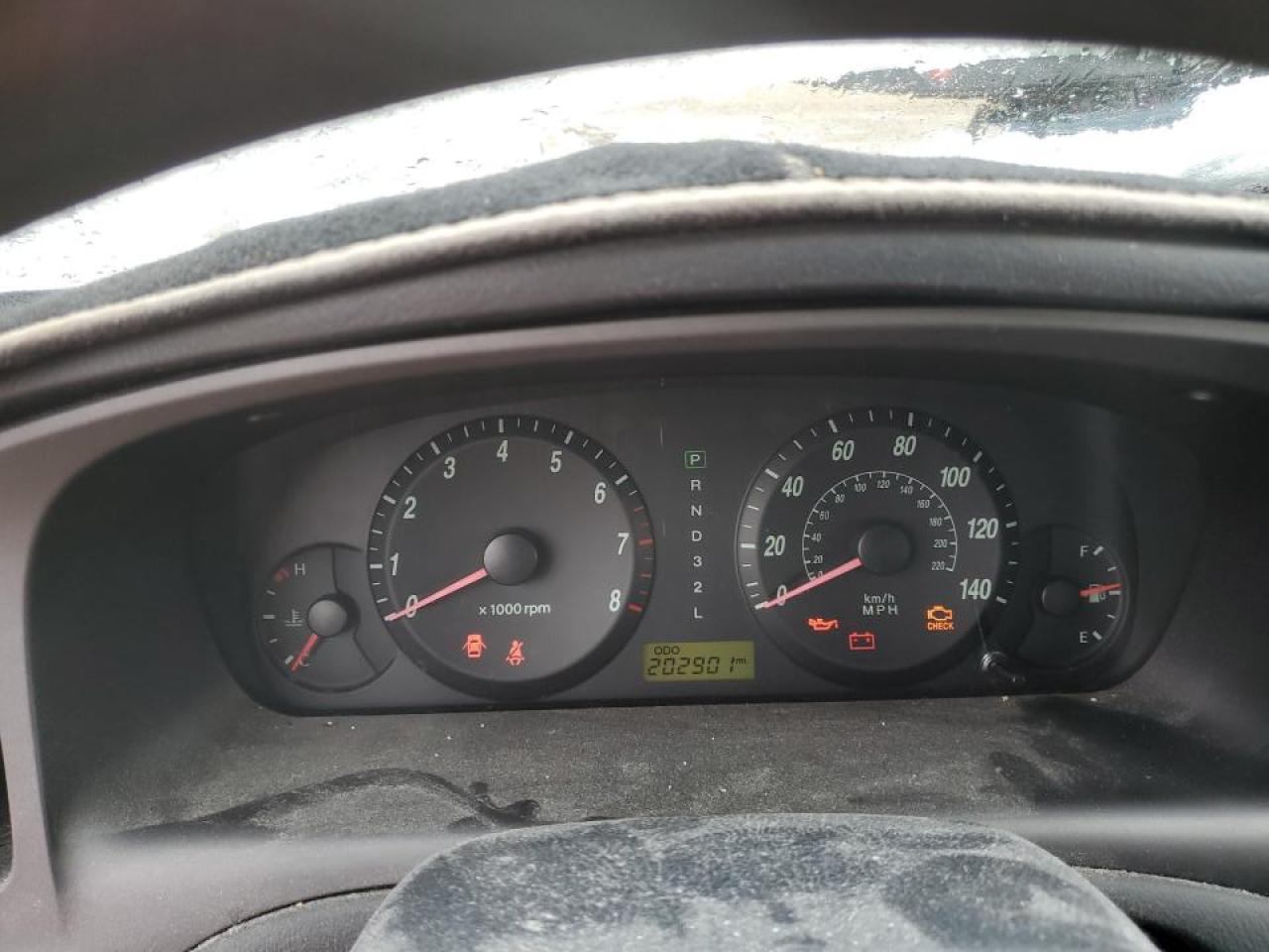 2006 Hyundai Elantra - Image 9